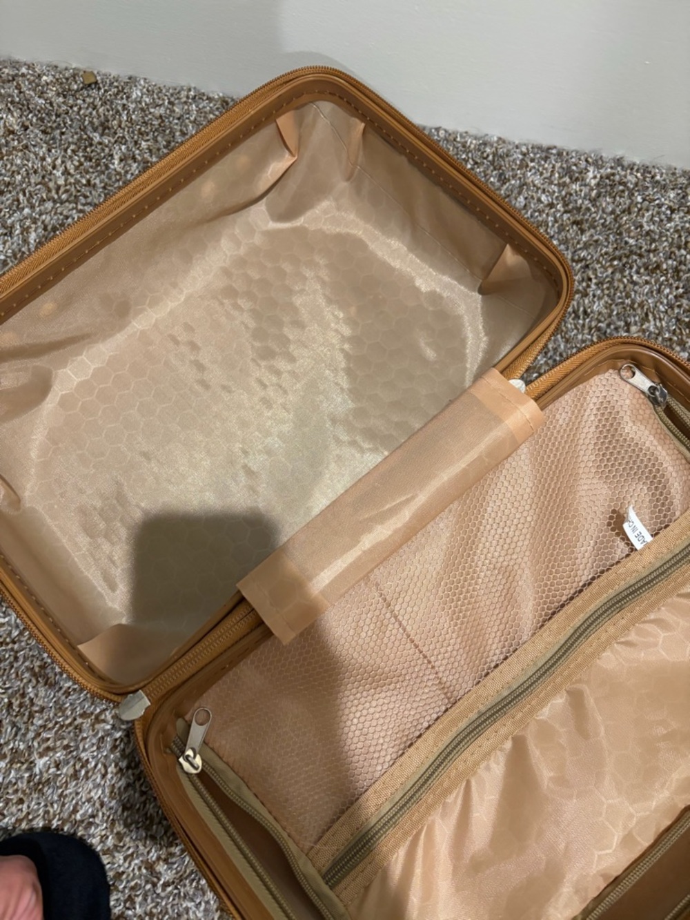 Hard Shell Accessories Case( - Picture 4 of 6